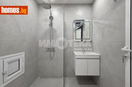 Тристаен, 80m²