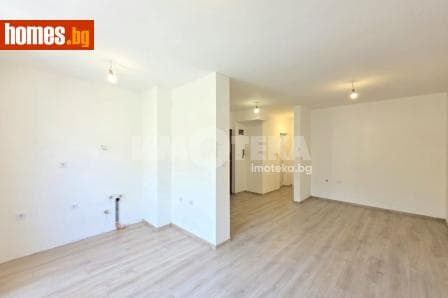Тристаен, 80m²