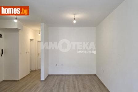 Тристаен, 80m²