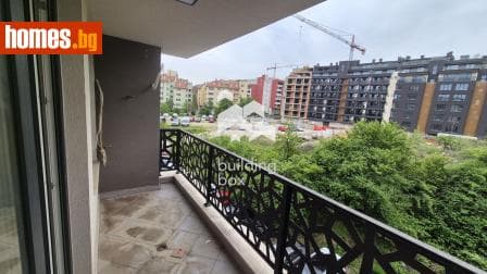 Тристаен, 84m²