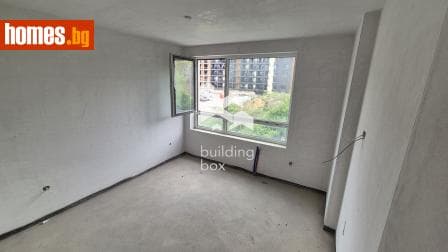 Тристаен, 84m²