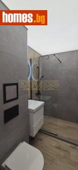 Тристаен, 70m²