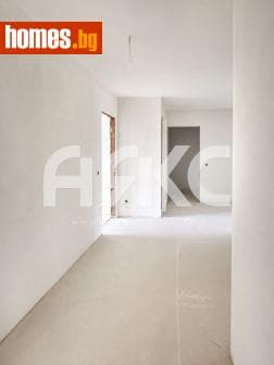 Тристаен, 135m²