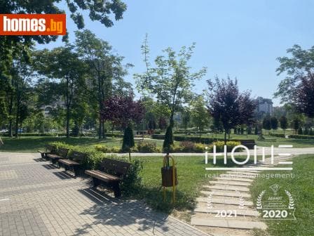 Тристаен, 109m²