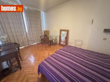 Тристаен, 70m²