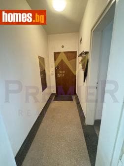 Тристаен, 70m²