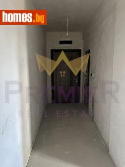Тристаен, 98m²