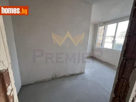 Тристаен, 98m²