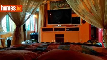 Тристаен, 132m²