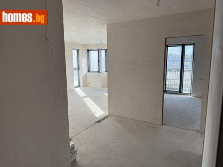 Тристаен, 139m²