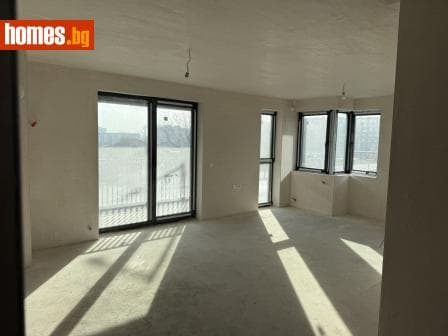 Тристаен, 139m²