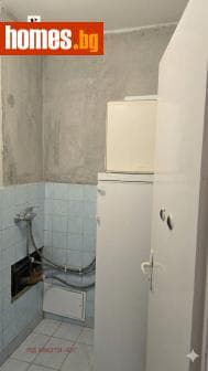 Тристаен, 84m²
