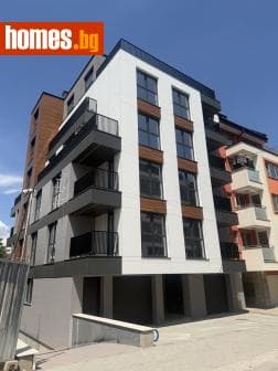Тристаен, 93m²