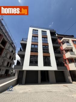 Тристаен, 93m²