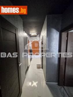 Тристаен, 127m²