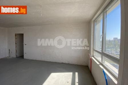 Тристаен, 122m²