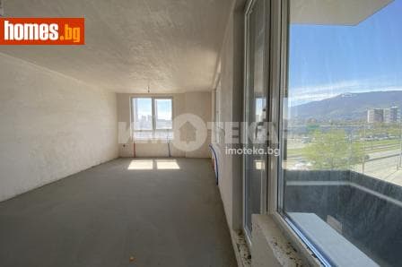Тристаен, 122m²