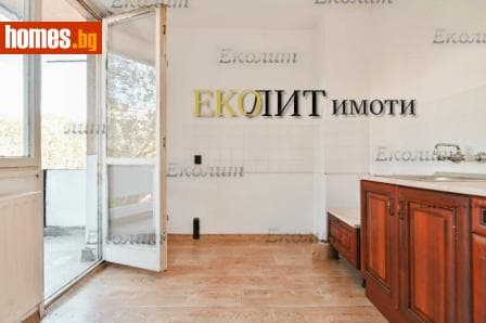 Тристаен, 78m²