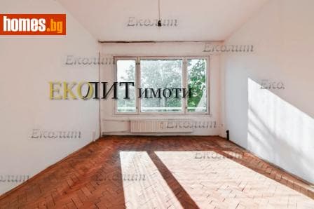 Тристаен, 78m²