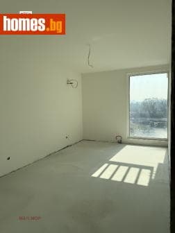 Тристаен, 110m²