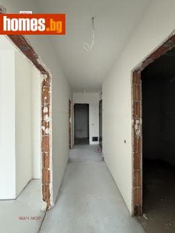 Тристаен, 110m²