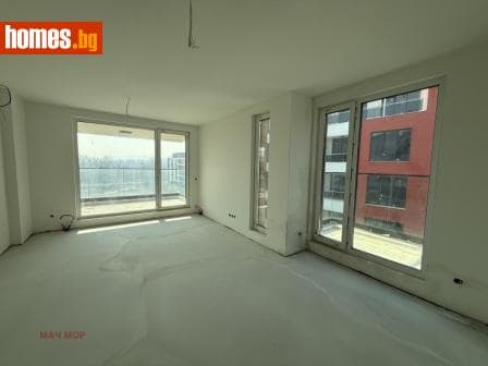 Тристаен, 110m²