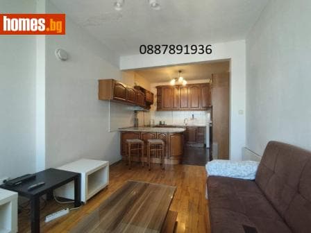 Тристаен, 76m²