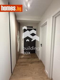 Тристаен, 110m²