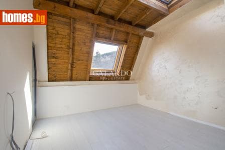 Тристаен, 125m²