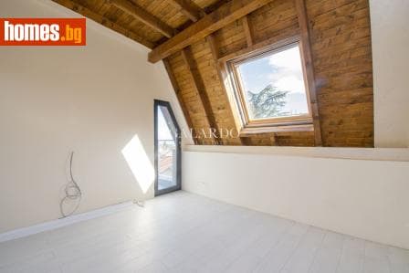 Тристаен, 125m²