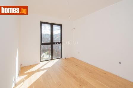 Тристаен, 119m²