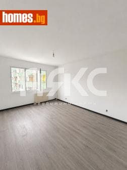 Тристаен, 89m²