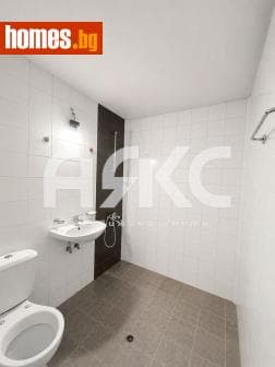 Тристаен, 89m²