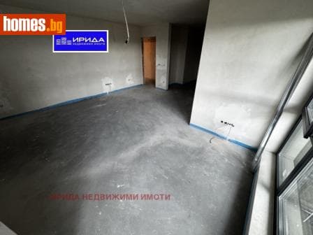Тристаен, 97m²