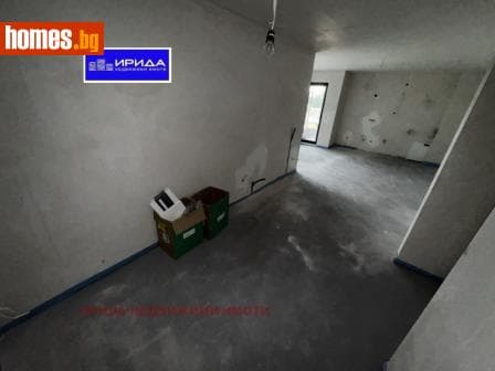 Тристаен, 97m²