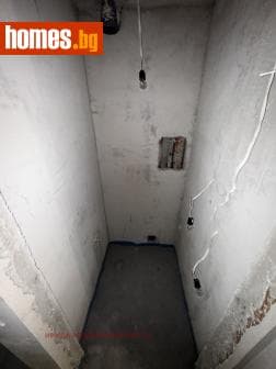 Тристаен, 97m²