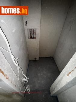 Тристаен, 97m²