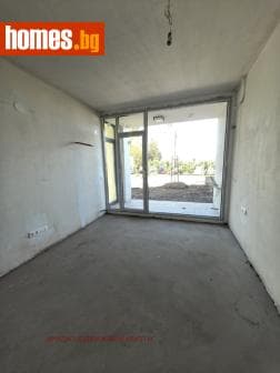 Тристаен, 152m²
