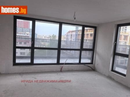 Тристаен, 146m²