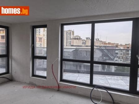 Тристаен, 146m²