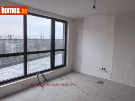 Тристаен, 146m²