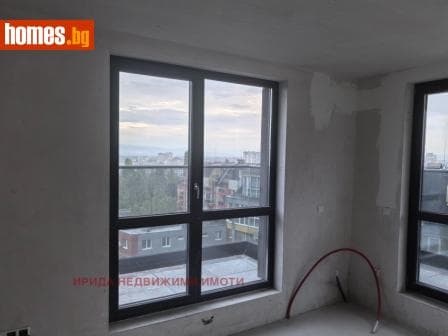 Тристаен, 146m²