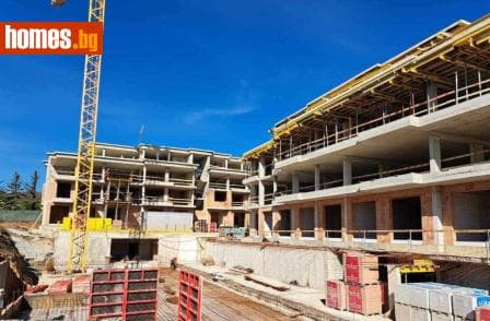 Тристаен, 121m²