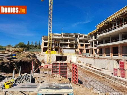 Тристаен, 121m²
