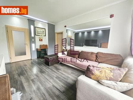 Тристаен, 76m²
