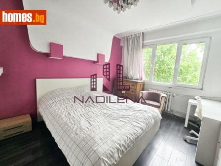 Тристаен, 76m²