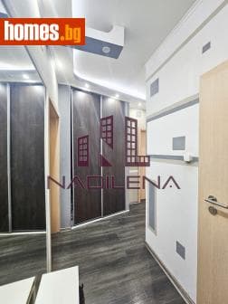 Тристаен, 76m²