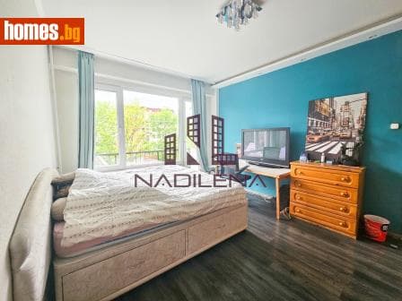 Тристаен, 76m²