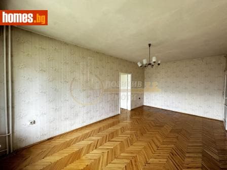 Тристаен, 80m²