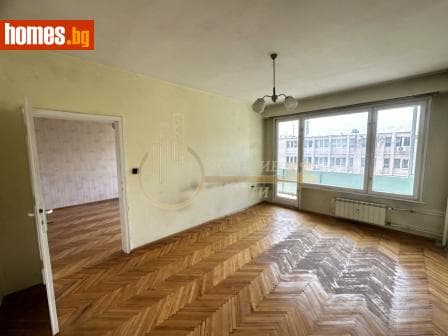 Тристаен, 80m²